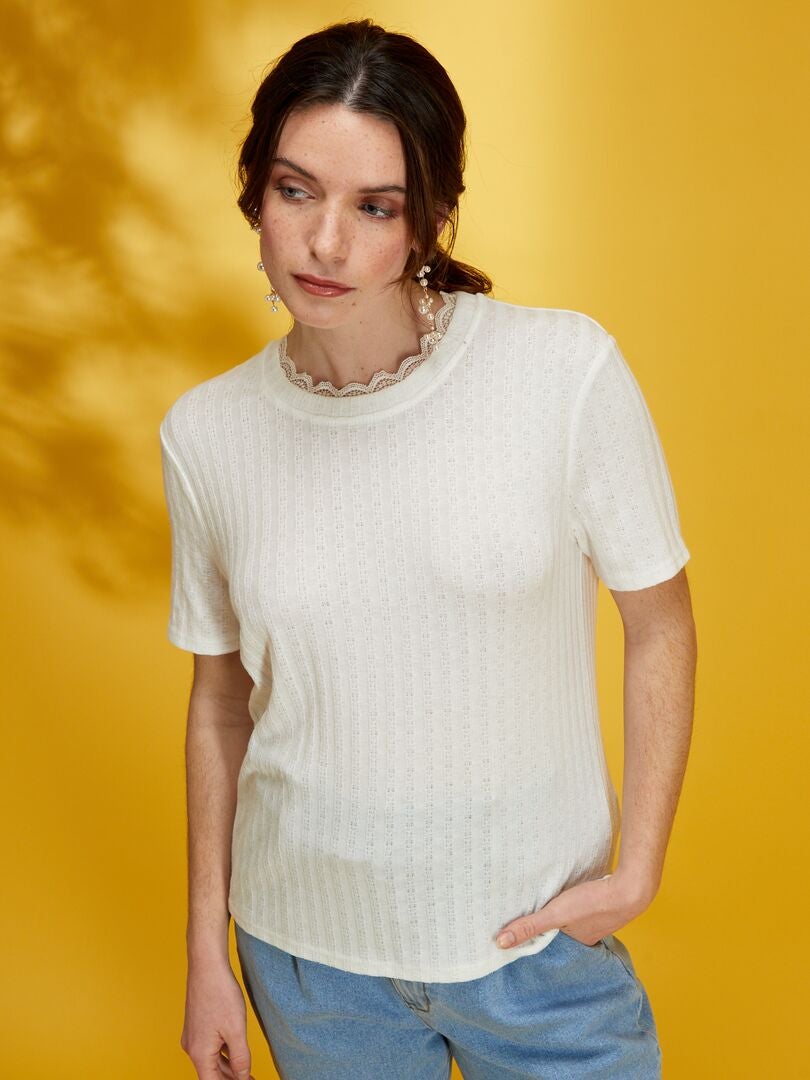 Camiseta Lisa Con Cuello Bordado Blanco Kiabi