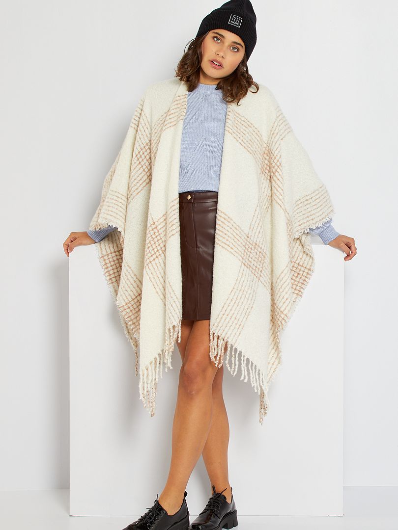 Poncho Con Flecos Beige Kiabi