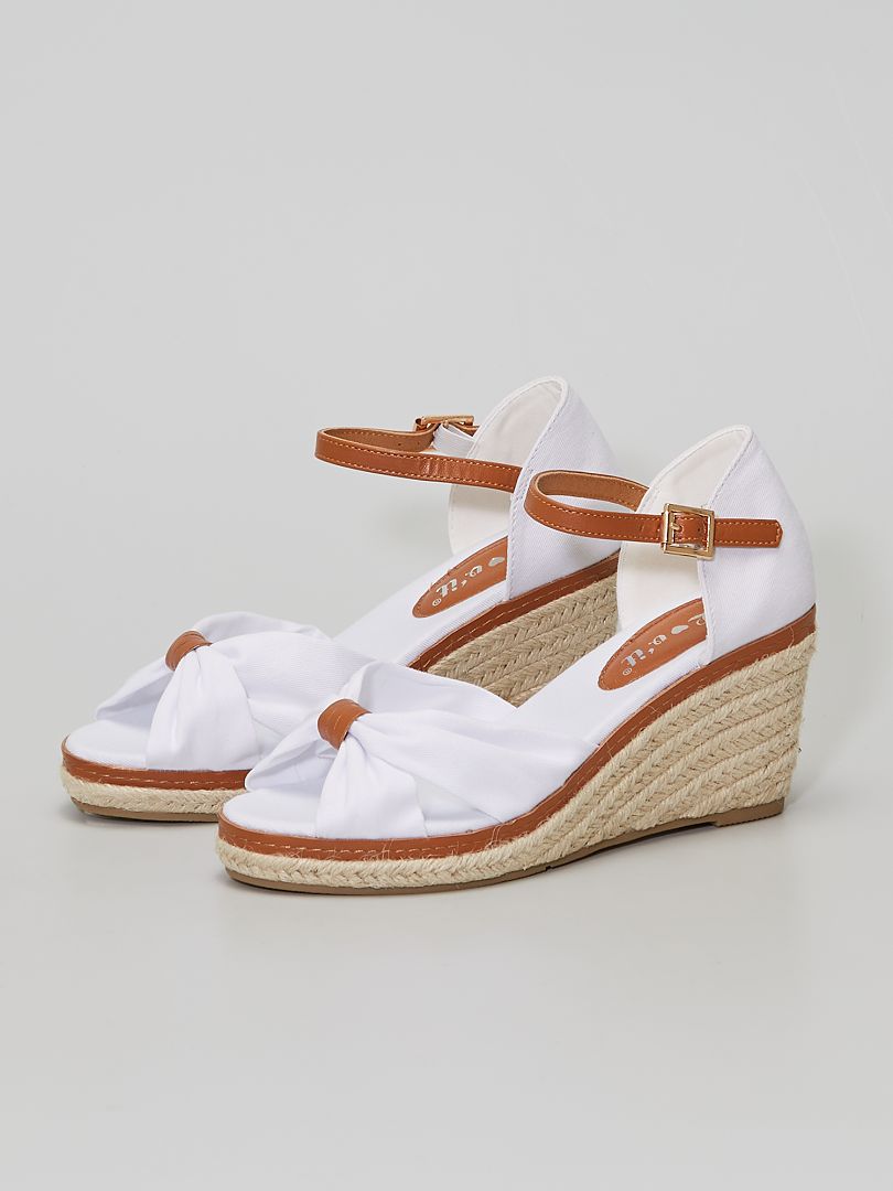 Sandalias De Tela Con Cu A Blanco Kiabi