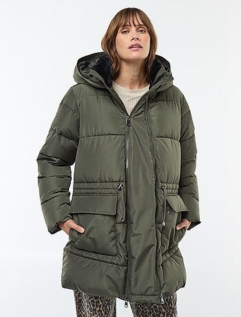 Anorak de maternidad con detalle para portear al bebé