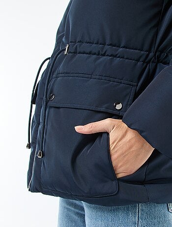 Abrigo acolchado midi con capucha