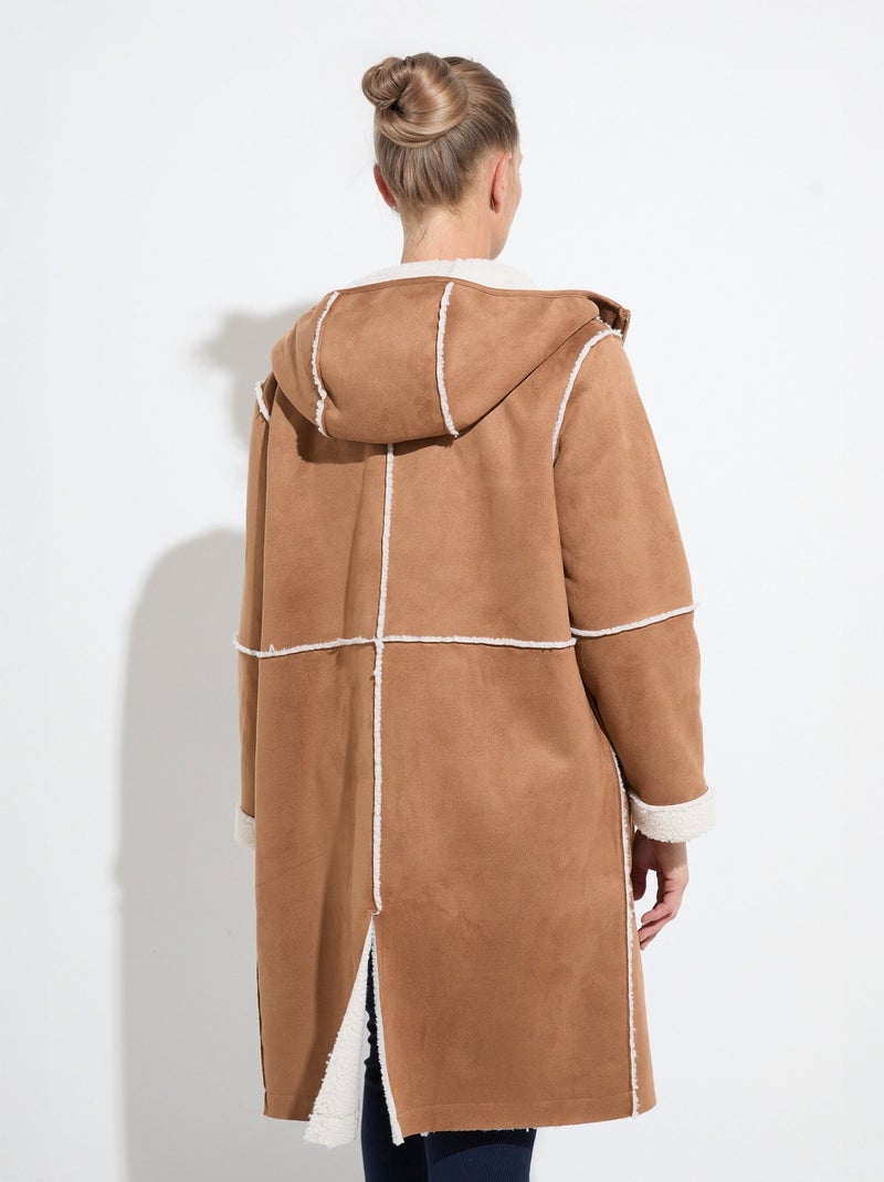 Abrigo cálido con capucha y cremallera con efecto piel de oveja - Afibel Camel - Kiabi