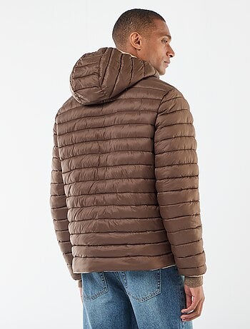 Abrigo con cuello alto con capucha y forro satinado