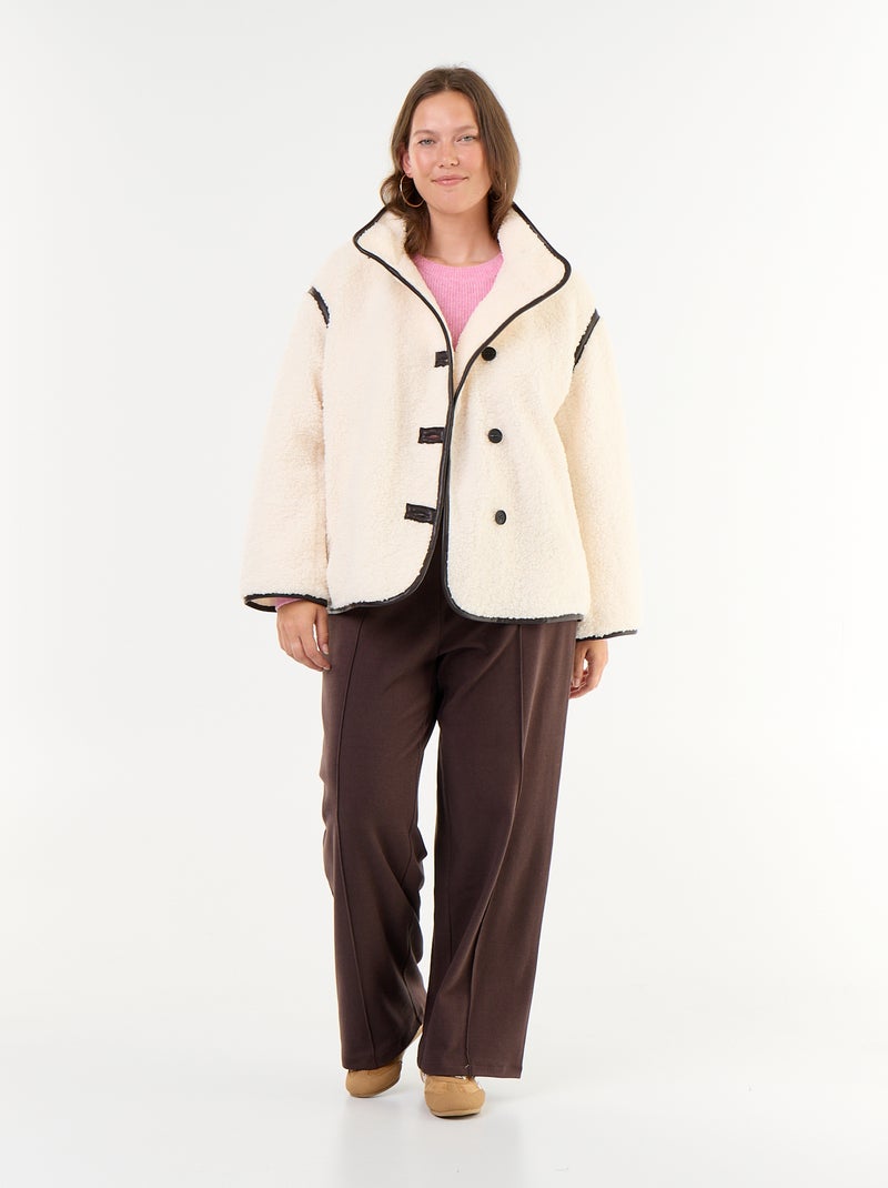 Abrigo efecto borreguito con detalles de polipiel Beige - Kiabi