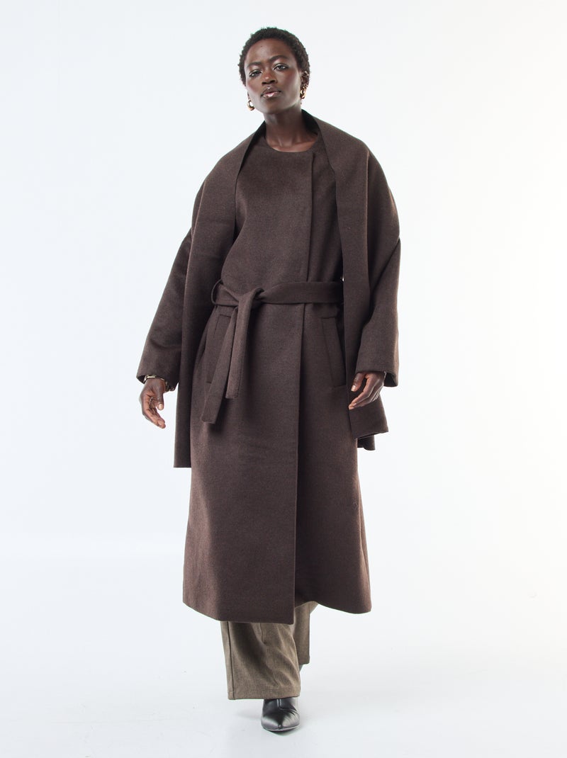 Abrigo largo estilo lanoso con cuello redondo y bufanda cosida Marron - Kiabi