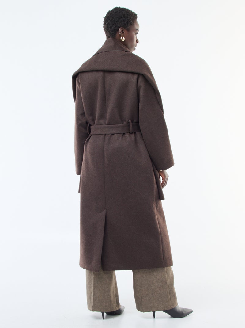 Abrigo largo estilo lanoso con cuello redondo y bufanda cosida Marron - Kiabi