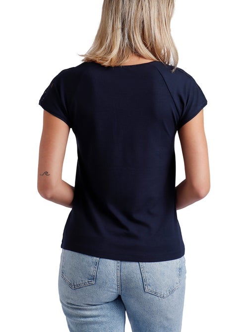ADMAS Camiseta Manga Corta Puntilla Hombro para Mujer - Kiabi ADMAS Camiseta Manga Corta Puntilla Hombro para Mujer - Kiabi