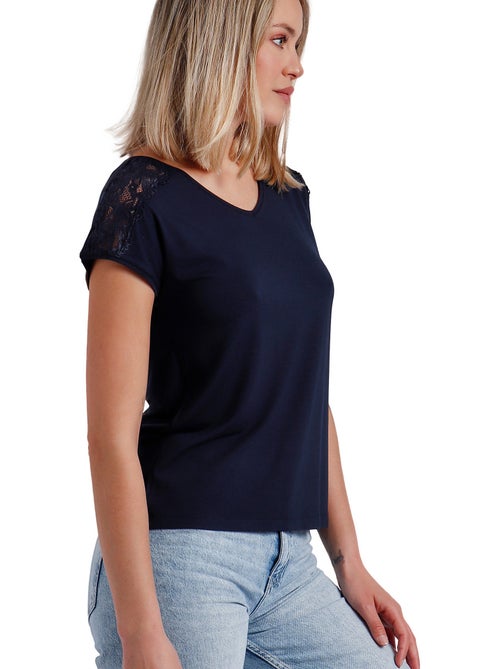 ADMAS Camiseta Manga Corta Puntilla Hombro para Mujer - Kiabi ADMAS Camiseta Manga Corta Puntilla Hombro para Mujer - Kiabi