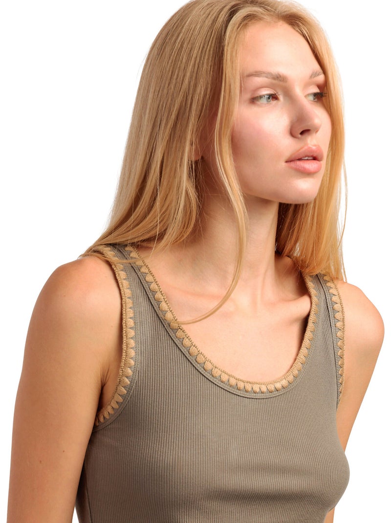 ADMAS Camiseta Sin Mangas Canalé Hilo Contraste para Mujer Caqui - Kiabi