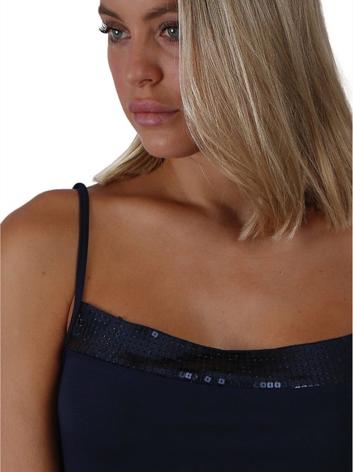 ADMAS Camiseta Tirante Escote Lentejuelas para Mujer - Kiabi ADMAS Camiseta Tirante Escote Lentejuelas para Mujer - Kiabi