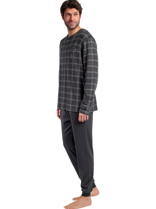 ADMAS CLASSIC Pijama Manga Larga Tapeta Cinnamon para Hombre - Kiabi ADMAS CLASSIC Pijama Manga Larga Tapeta Cinnamon para Hombre - Kiabi