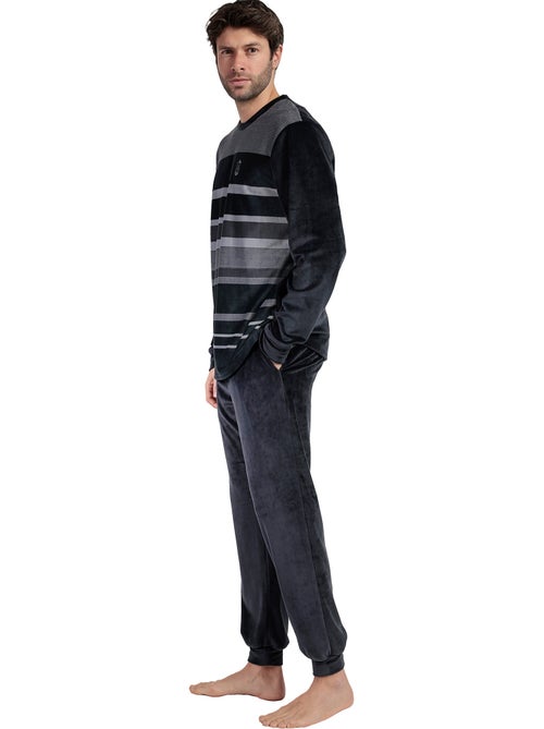 ADMAS CLASSIC Pijama Manga Larga Terciopelo Velvet Stripe Hype para Hombre - Kiabi ADMAS CLASSIC Pijama Manga Larga Terciopelo Velvet Stripe Hype para Hombre - Kiabi