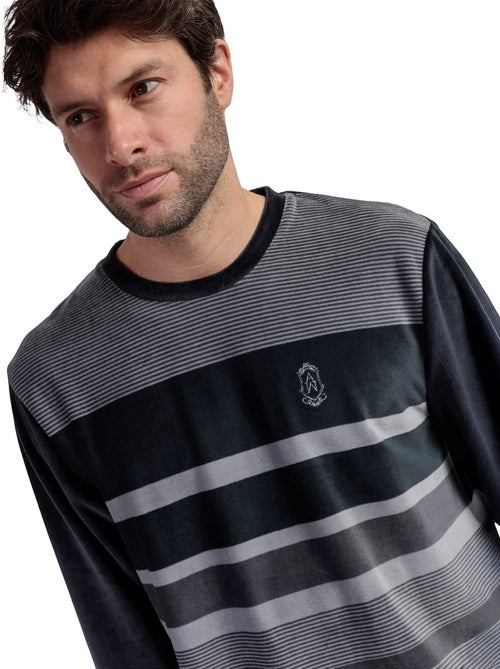 ADMAS CLASSIC Pijama Manga Larga Terciopelo Velvet Stripe Hype para Hombre - Kiabi ADMAS CLASSIC Pijama Manga Larga Terciopelo Velvet Stripe Hype para Hombre - Kiabi