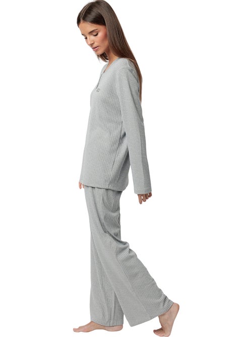 ADMAS HOME Pijama Manga Larga Tapeta Canalé Supersoft para Mujer - Kiabi ADMAS HOME Pijama Manga Larga Tapeta Canalé Supersoft para Mujer - Kiabi