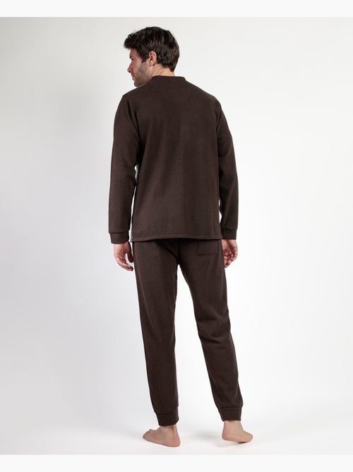 ADMAS MAGNIFIC Pijama Manga Larga Abierto Americano para Hombre - Kiabi ADMAS MAGNIFIC Pijama Manga Larga Abierto Americano para Hombre - Kiabi