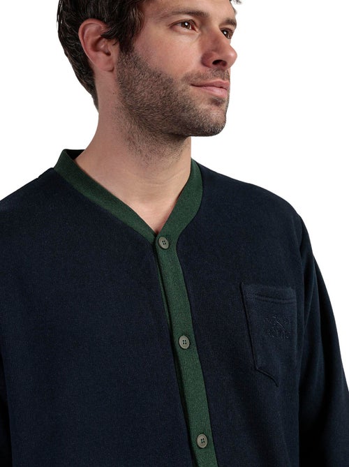 ADMAS MAGNIFIC Pijama Manga Larga Abierto Smeraldo para Hombre - Kiabi ADMAS MAGNIFIC Pijama Manga Larga Abierto Smeraldo para Hombre - Kiabi