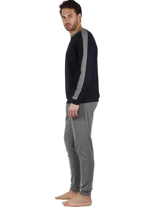 ADMAS MAGNIFIC Pijama Manga Larga Solid para Hombre - Kiabi ADMAS MAGNIFIC Pijama Manga Larga Solid para Hombre - Kiabi