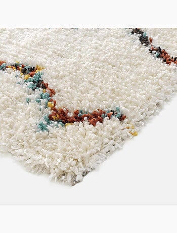 Alfombra bereber con motivos geométricos