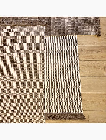 Alfombra de lana y algodón con estampado gráfico a rayas