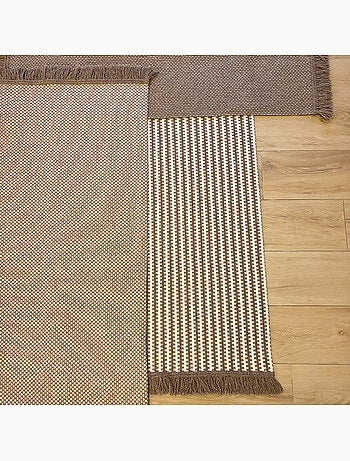 Alfombra de lana y algodón con textura punteada