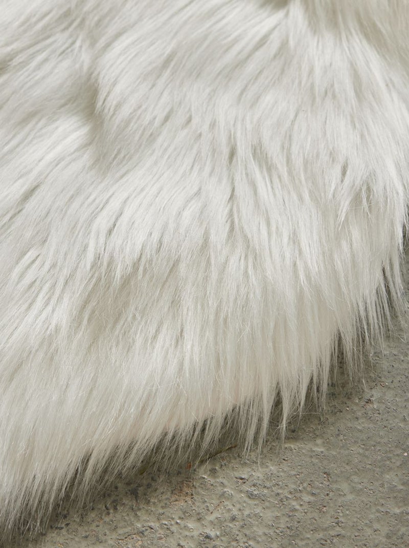 Alfombra de pelo sintético blanco - Kiabi