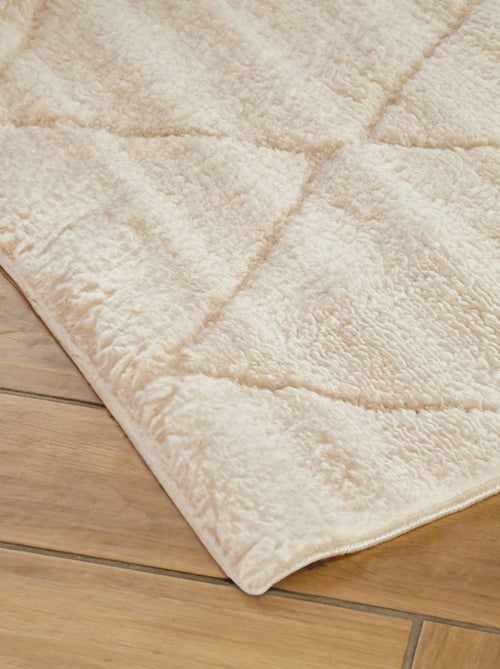 Alfombra decorativa DJERBA aspecto pelo con motivos rombos 120 x 170 cm – Future Home - Kiabi Alfombra decorativa DJERBA aspecto pelo con motivos rombos 120 x 170 cm – Future Home - Kiabi