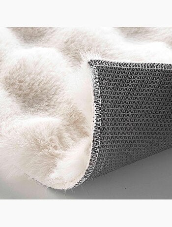 Alfombra suave de imitación piel con relieve mullido