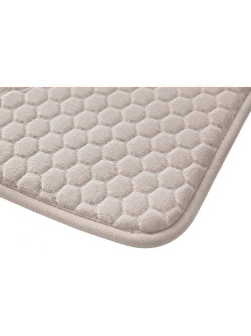 Alfombrilla de baño de espuma viscoelástica con diseño de panal. - Kiabi