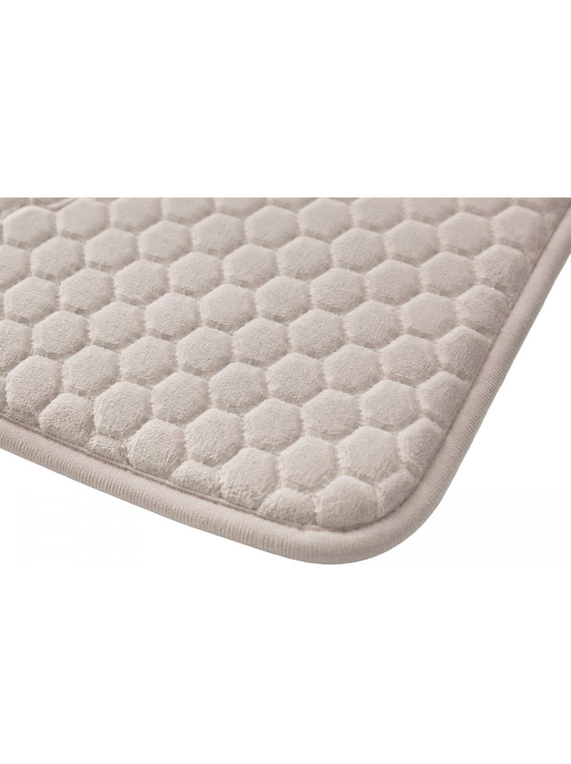 Alfombrilla de baño de espuma viscoelástica con diseño de panal. Crudo - Kiabi
