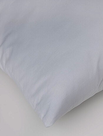 Almohada rectangular firme y cómoda