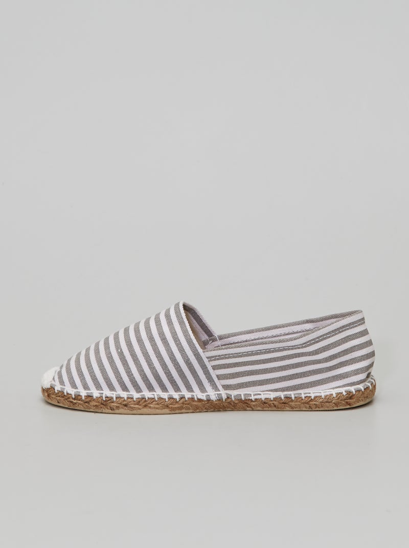 Alpargatas con estampado de 'rayas' gris a rayas - Kiabi