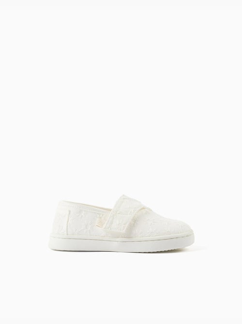 Alpargatas de lino con bordado floral - Kiabi