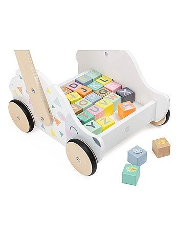 Andador de madera con cubos de juego