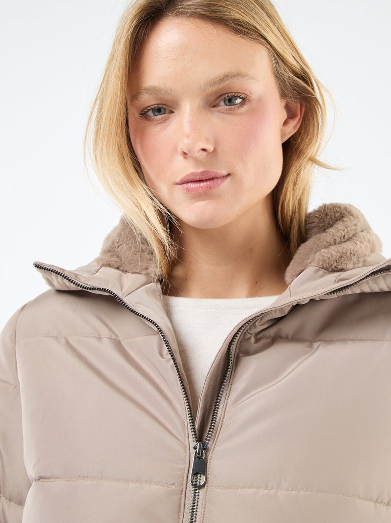 Anorak acolchado midi con capucha Beige - Kiabi