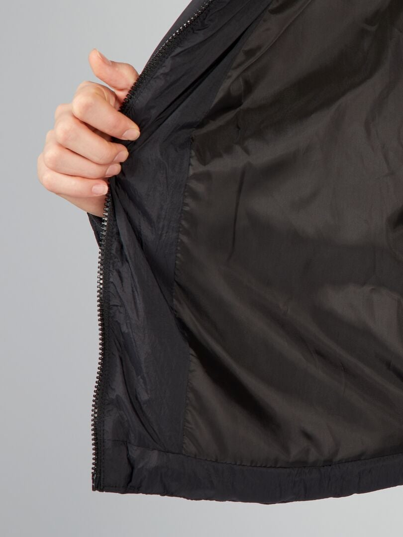 Anorak corto con capucha negro - Kiabi