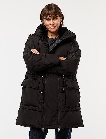 Anorak de maternidad con detalle para portear al bebé
