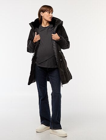 Anorak de maternidad con detalle para portear al bebé