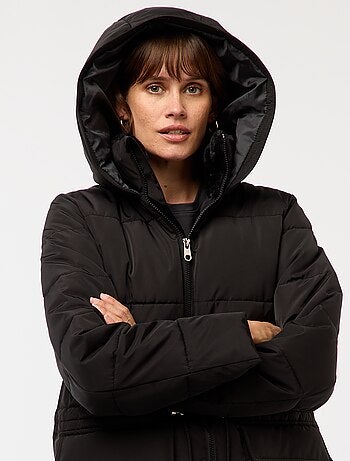 Anorak de maternidad con detalle para portear al bebé