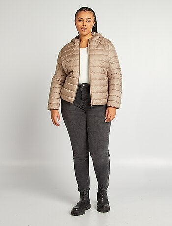 Anorak ligero con capucha