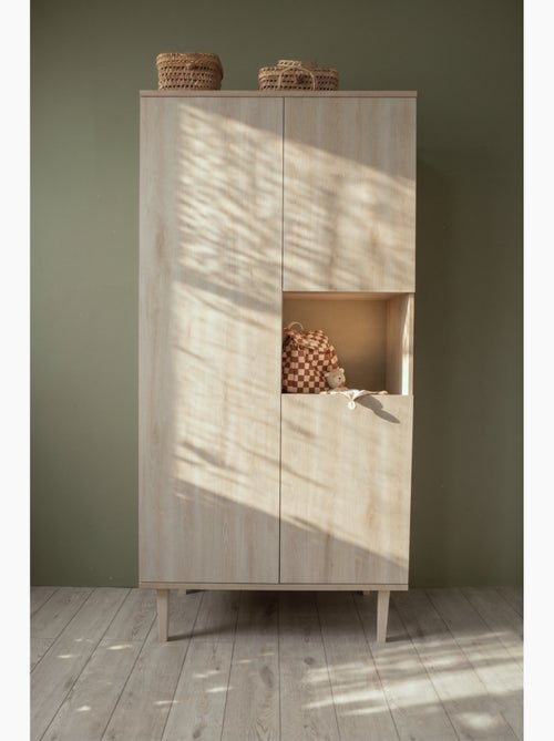 Armario de tres puertas y un hueco, con patas, en acabado de madera de haya - SAUTHON - Kiabi Armario de tres puertas y un hueco, con patas, en acabado de madera de haya - SAUTHON - Kiabi