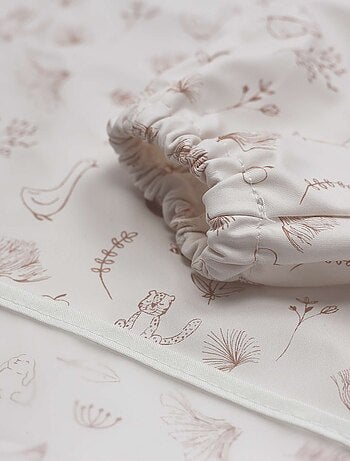 Babero delantal con mangas largas para bebé