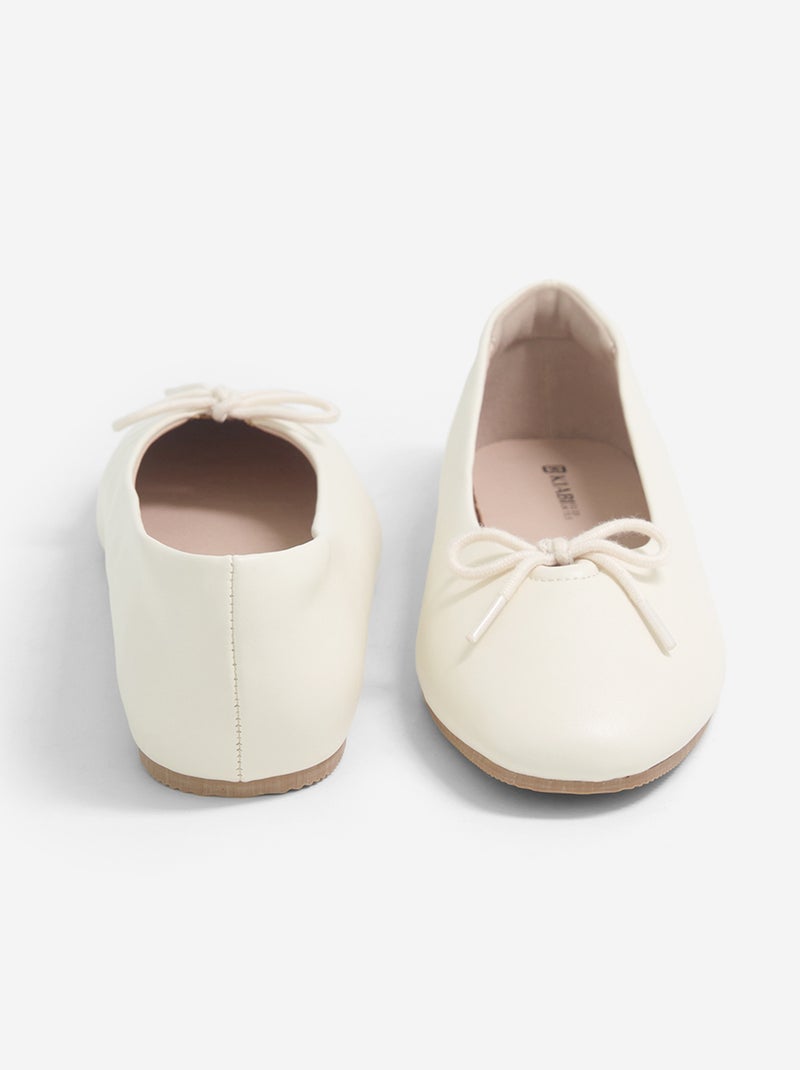 Bailarinas con lazo decorativo delantero Beige - Kiabi