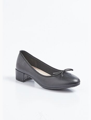 Bailarinas con tacón pequeño, ancho cómodo, lazo elegante. - Afibel