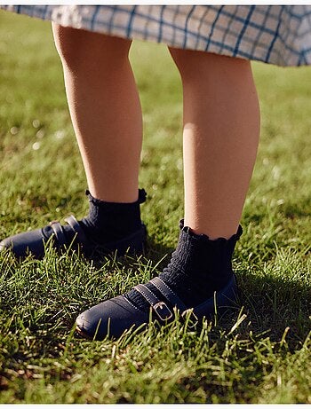 Bailarinas con tiras con hebilla decorativa