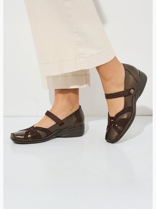 Bailarinas confort anchas de piel con tiras de velcro - Afibel - Kiabi