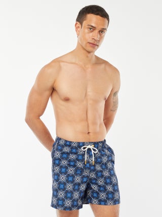 Bañador con estampados estarcidos