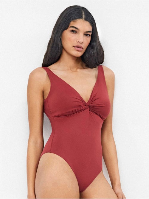 Bañador plus size efecto moldeador sin aro y con foam - Kiabi Bañador plus size efecto moldeador sin aro y con foam - Kiabi