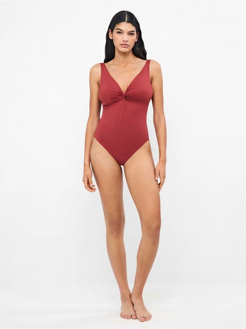 Bañador plus size efecto moldeador sin aro y con foam - Kiabi Bañador plus size efecto moldeador sin aro y con foam - Kiabi