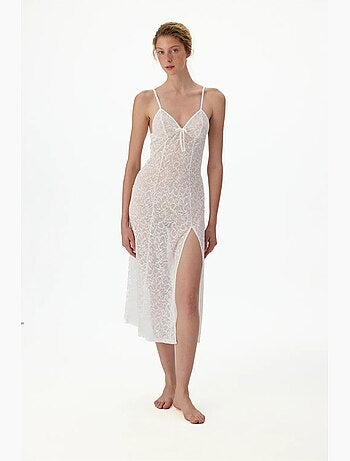 Bata bridal delicada de encaje con manga larga arrugada penti