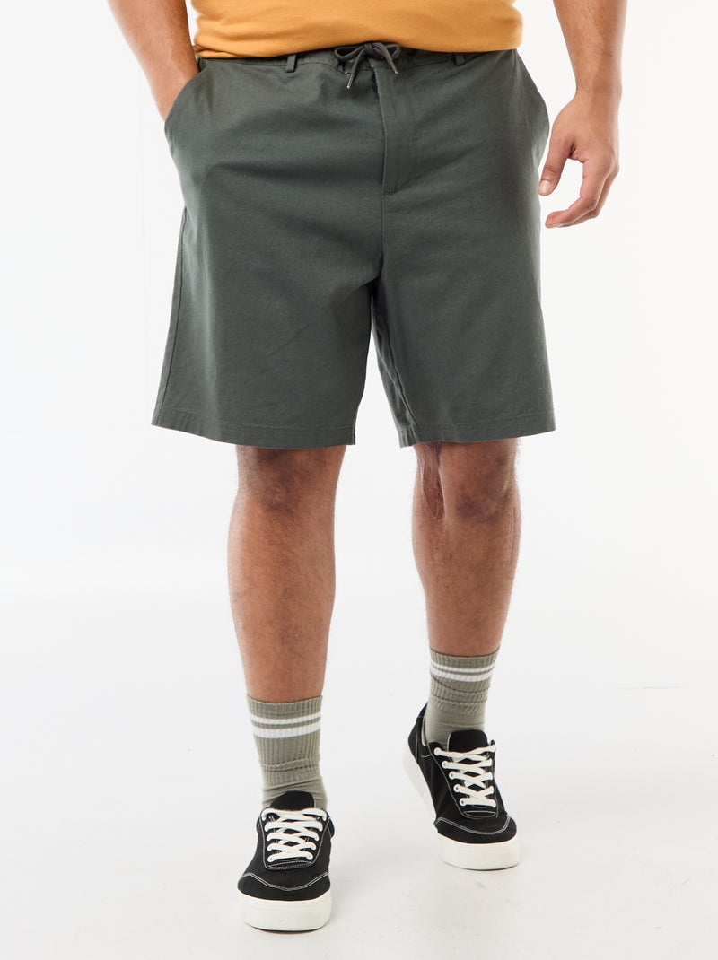Bermuda chino con abertura abotonada + cremallera + cordones Verde - Kiabi